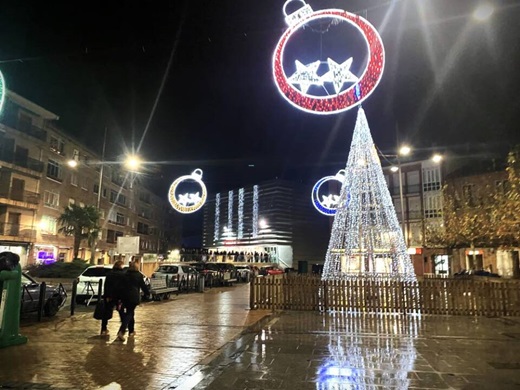 Plaza Segovia de Medina del Campo en Navidad 2023-2024 // Foto. La Voz